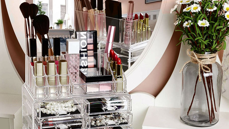 makeup-storage-and-organization